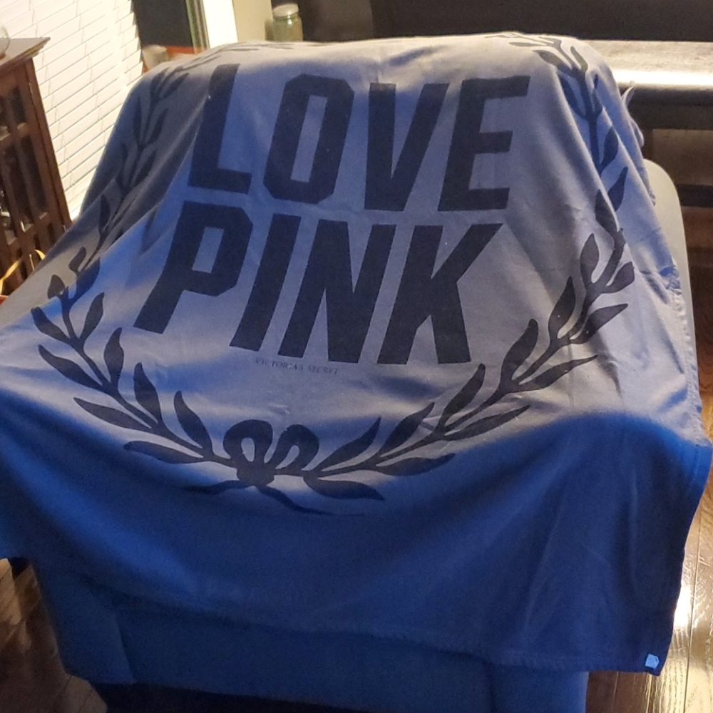 Euc PINK throw blanket